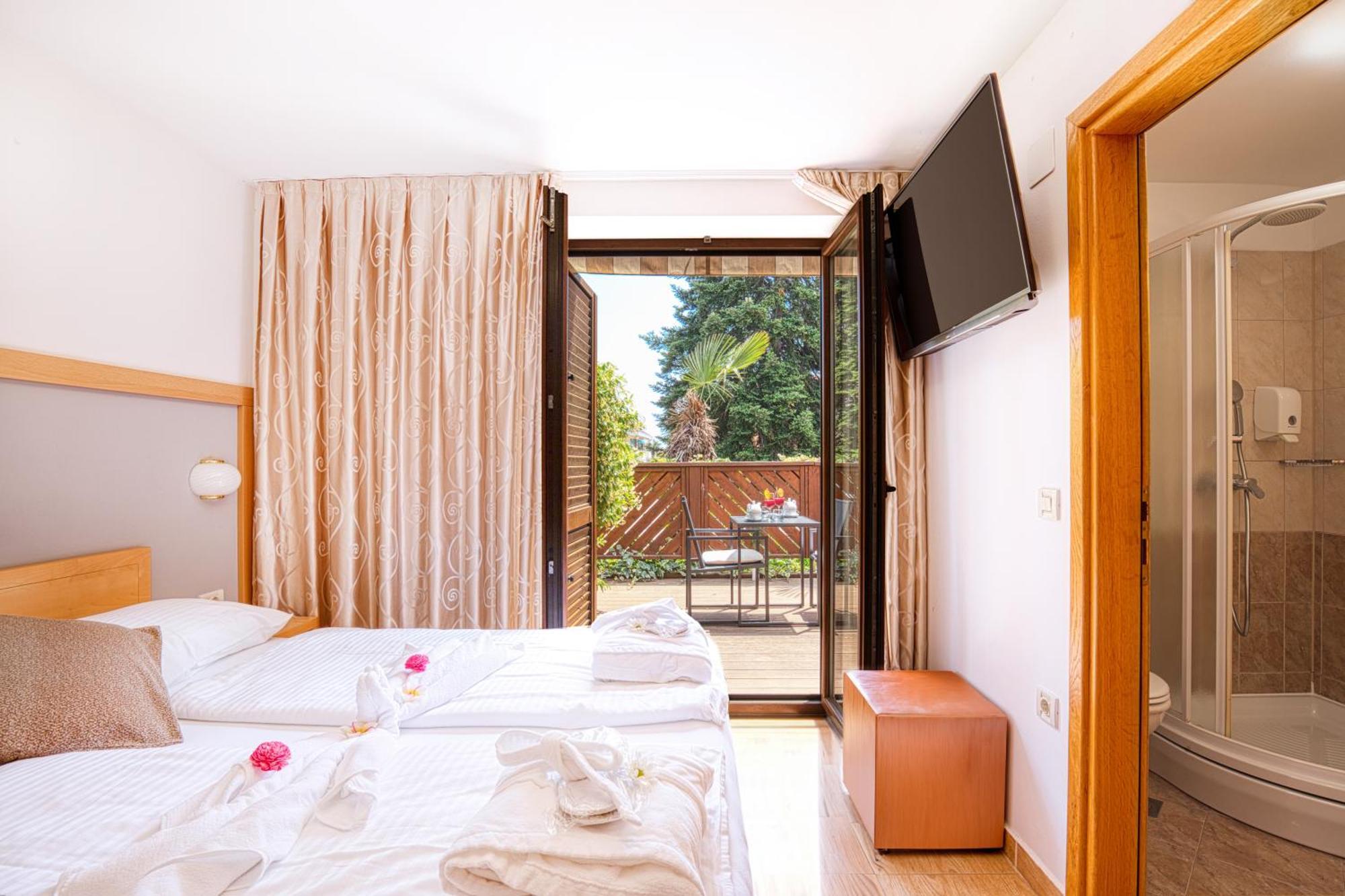 Boutique Hotel Santa Maria Novigrad  Bagian luar foto