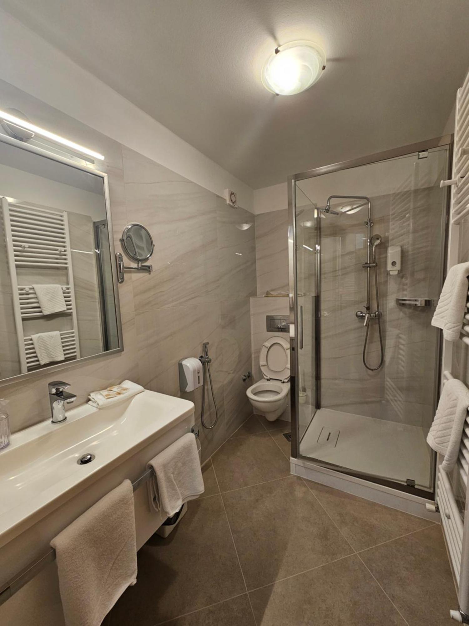 Boutique Hotel Santa Maria Novigrad  Bagian luar foto