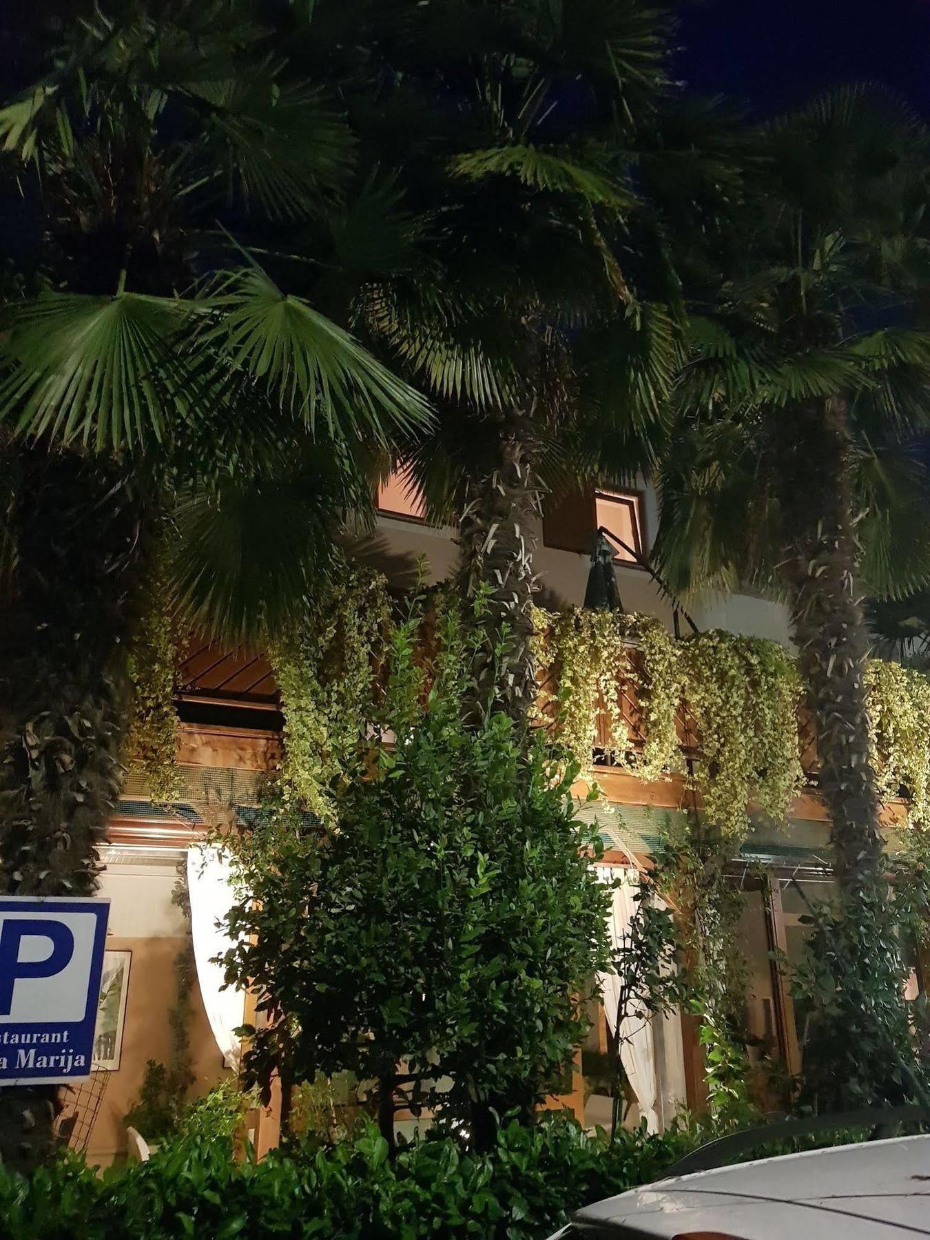 Boutique Hotel Santa Maria Novigrad  Bagian luar foto